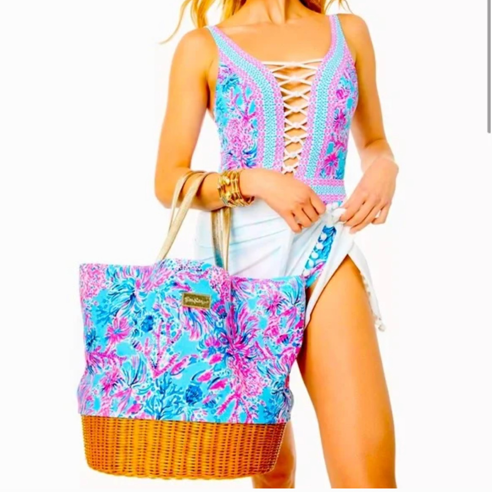 Lilly Pulitzer GWP canvas and wicker tote bag NWT